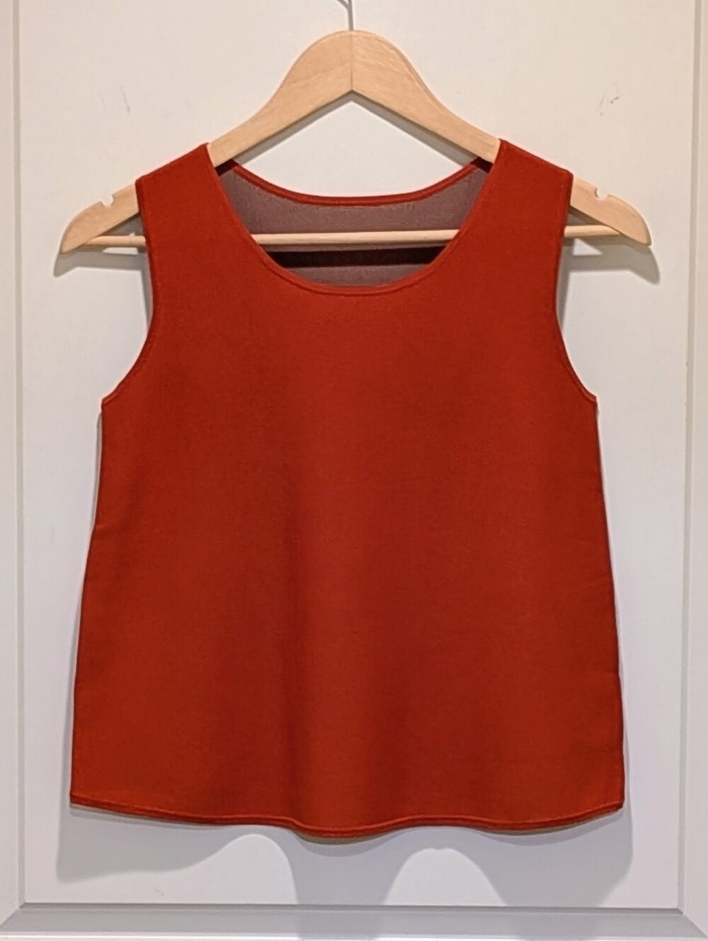 EUC Giordano Ladies 00 Viscose Blend Orange and Tan Knit Camisole Tank Topo